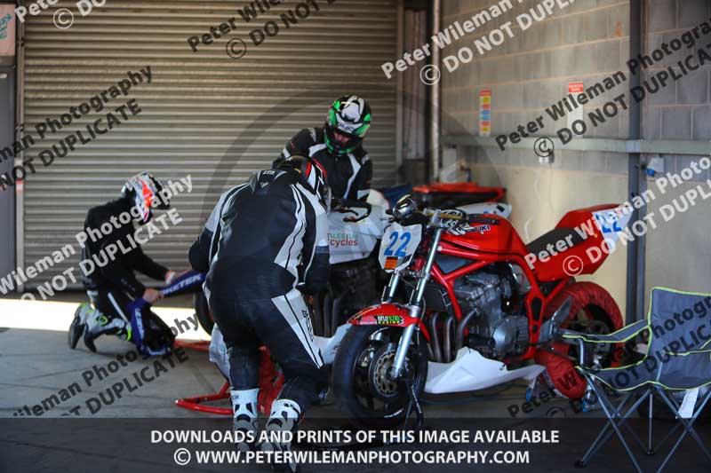 donington no limits trackday;donington park photographs;donington trackday photographs;no limits trackdays;peter wileman photography;trackday digital images;trackday photos